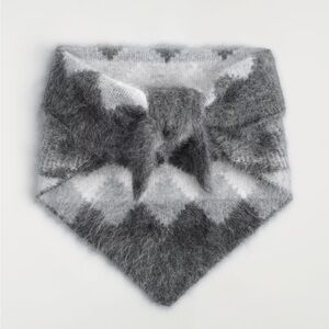 COS Cashmere Scarf in Gray and White